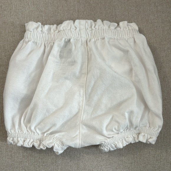 ‼️ SOLD ‼️ Baby Gap cotton bubble shorts 3-6 months - Picture 2 of 3